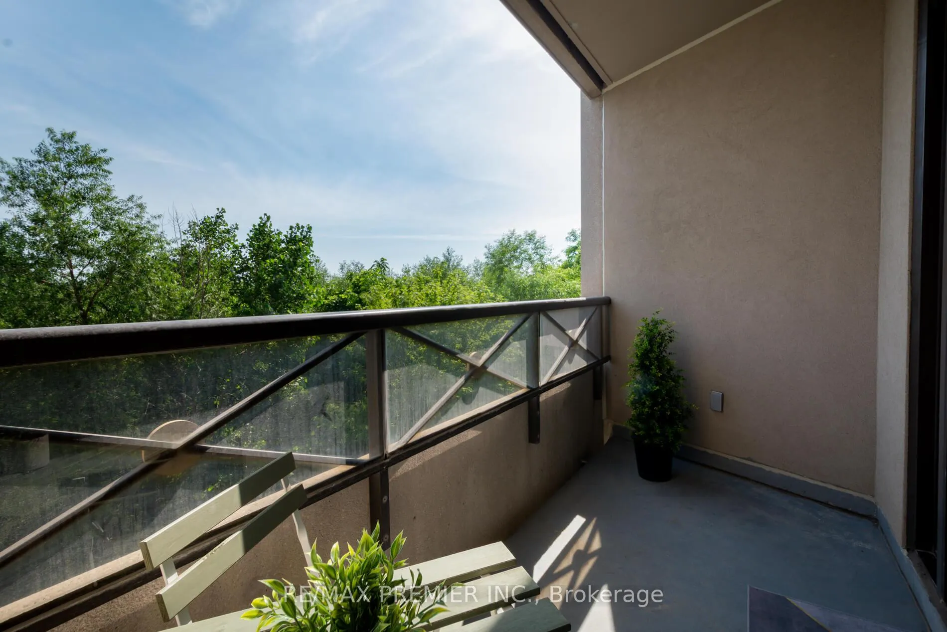 Photo 26 of Unit 309, 9225 Jane Street, Vaughan, Maple — HOMEH