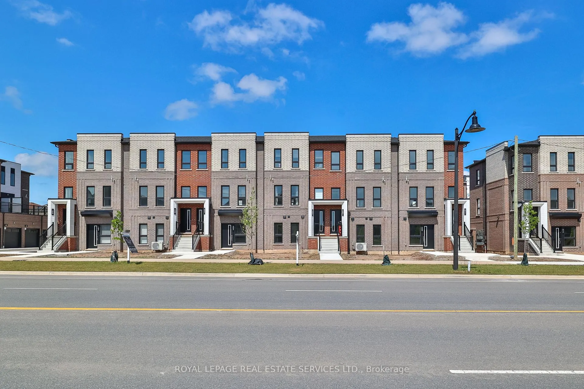 Photo 1 of Unit 14, 211 Burke Street, Hamilton, Waterdown — HOMEH
