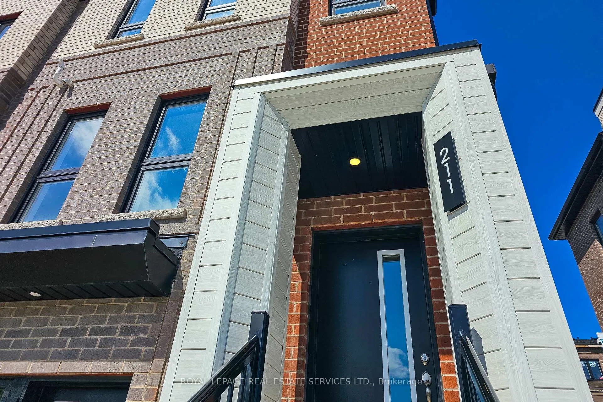 Photo 4 of Unit 14, 211 Burke Street, Hamilton, Waterdown — HOMEH