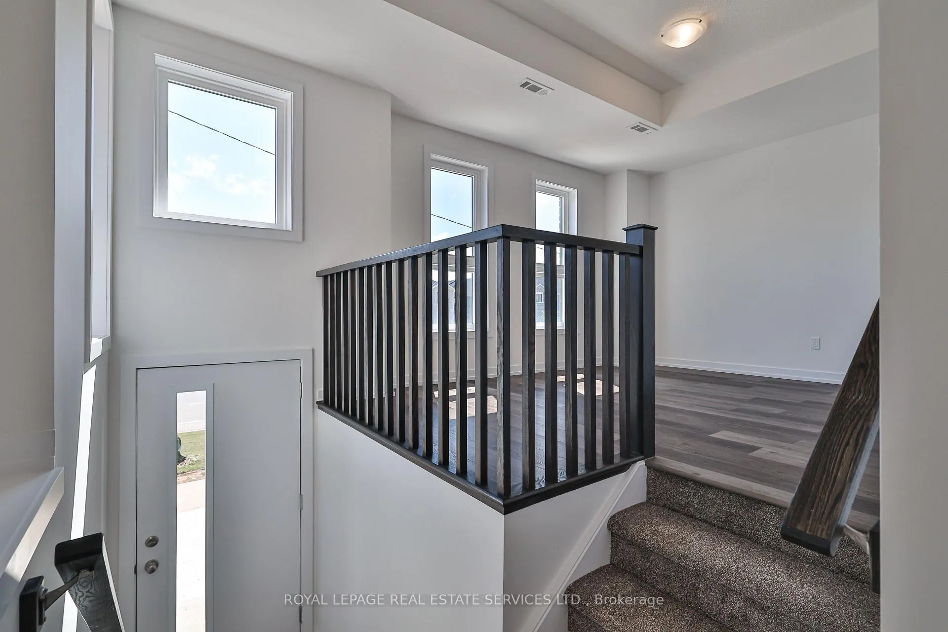 Photo 7 of Unit 14, 211 Burke Street, Hamilton, Waterdown — HOMEH