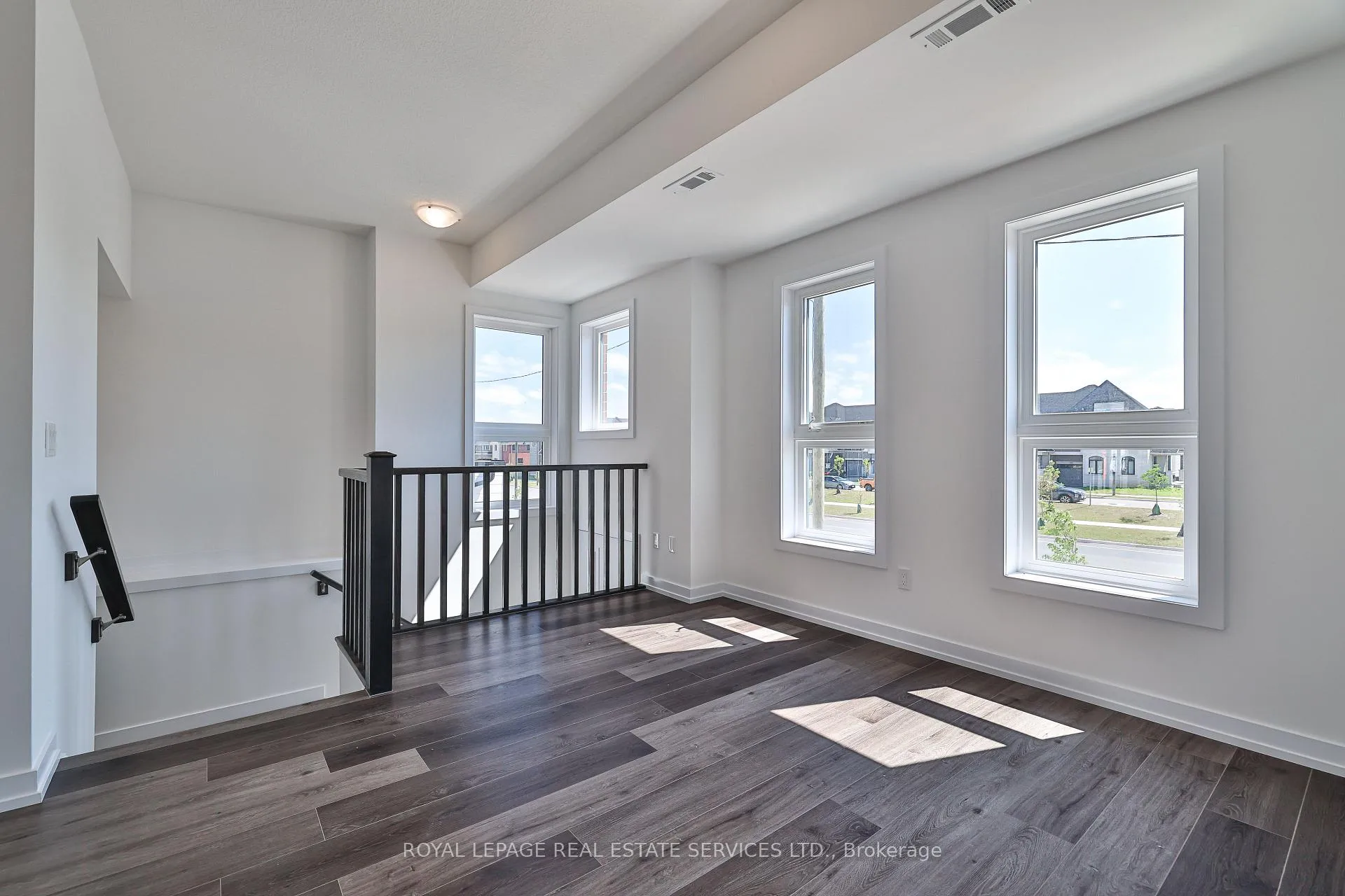 Photo 9 of Unit 14, 211 Burke Street, Hamilton, Waterdown — HOMEH