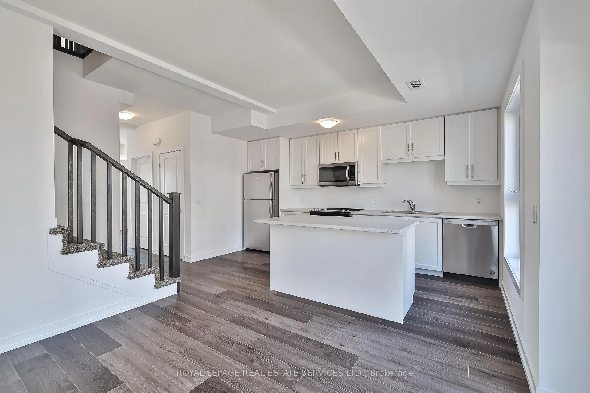 Photo 15 of Unit 14, 211 Burke Street, Hamilton, Waterdown — HOMEH
