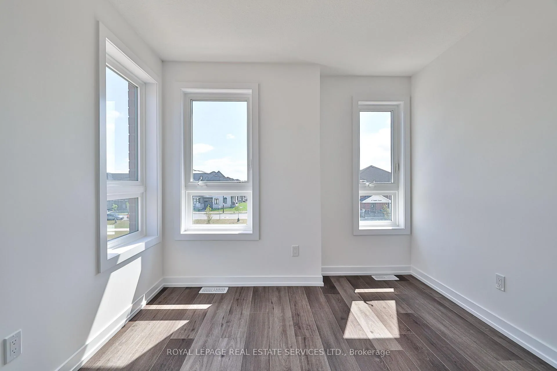 Photo 28 of Unit 14, 211 Burke Street, Hamilton, Waterdown — HOMEH