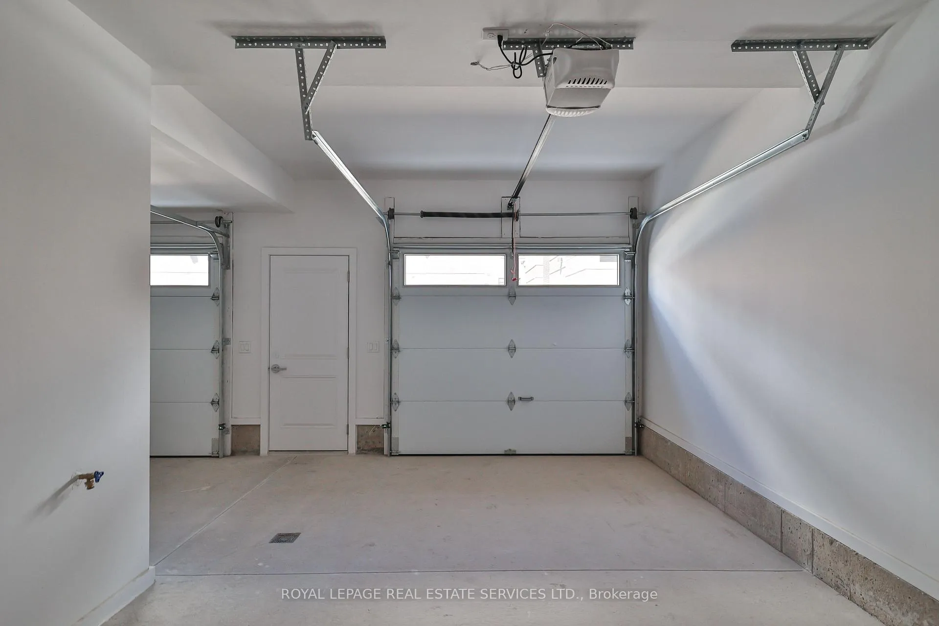 Photo 33 of Unit 14, 211 Burke Street, Hamilton, Waterdown — HOMEH