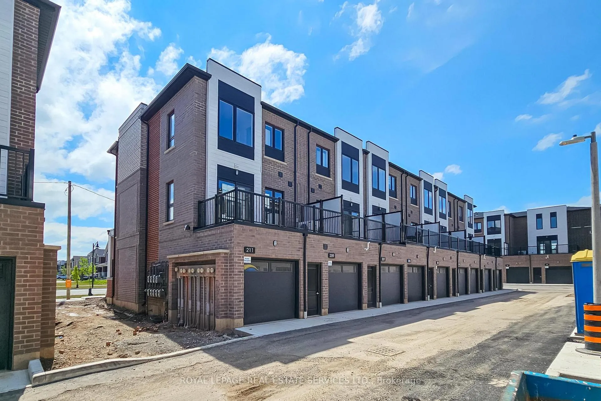 Photo 34 of Unit 14, 211 Burke Street, Hamilton, Waterdown — HOMEH