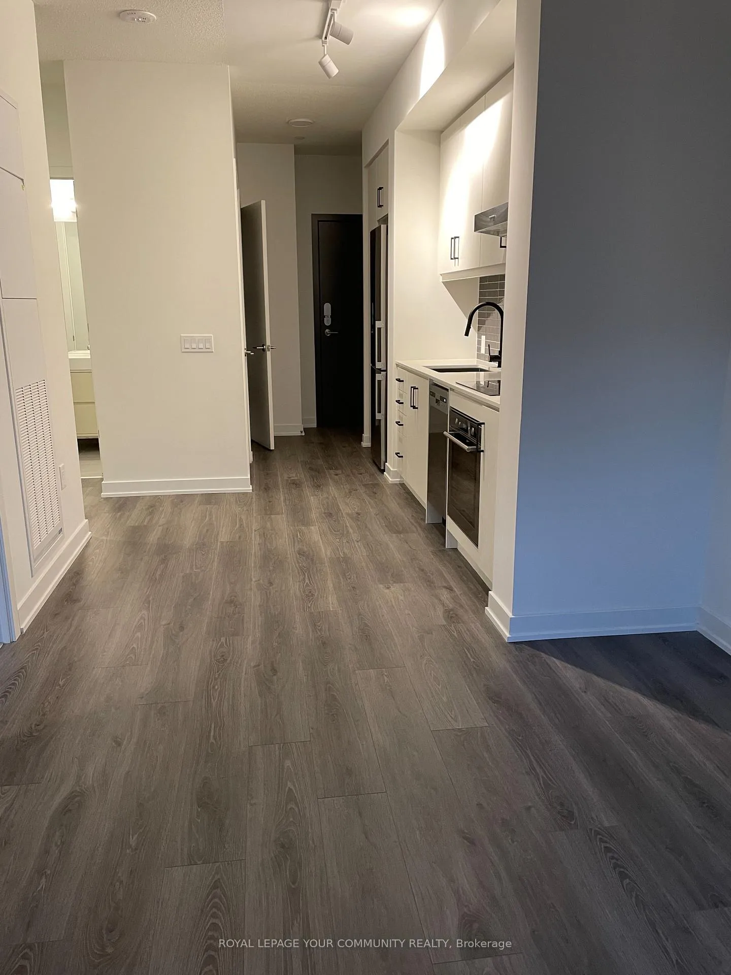 Photo 9 of Unit 210, 9 Tecumseth Street, Toronto, Niagara — HOMEH