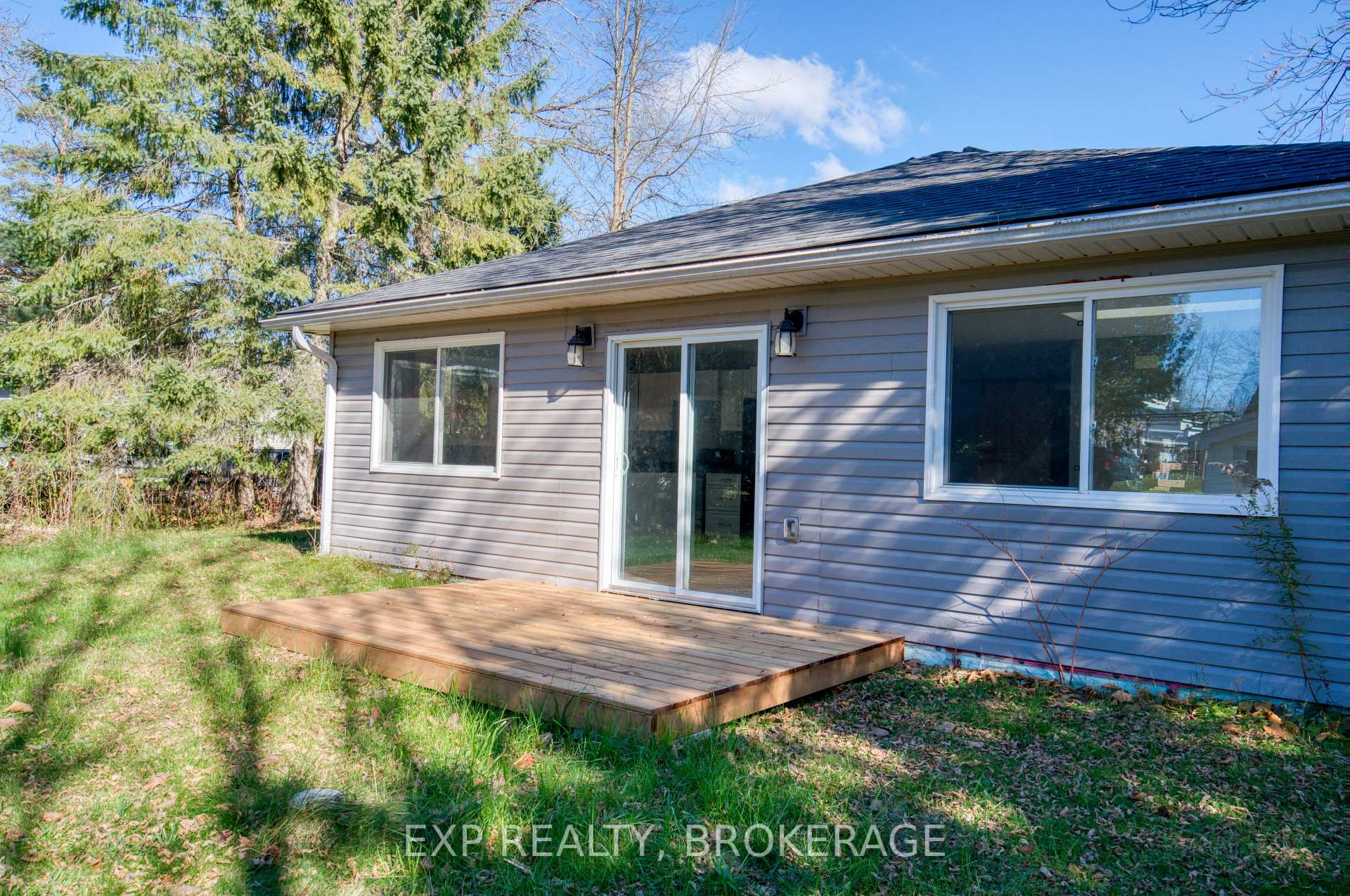 Photo 2 of 1075 Railway Street, Frontenac, Frontenac Centre — HOMEH