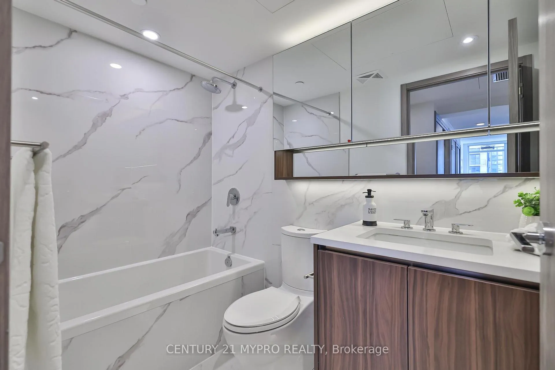 Photo 5 of Unit 4306, 38 Widmer Street, Toronto, Waterfront Communities — HOMEH
