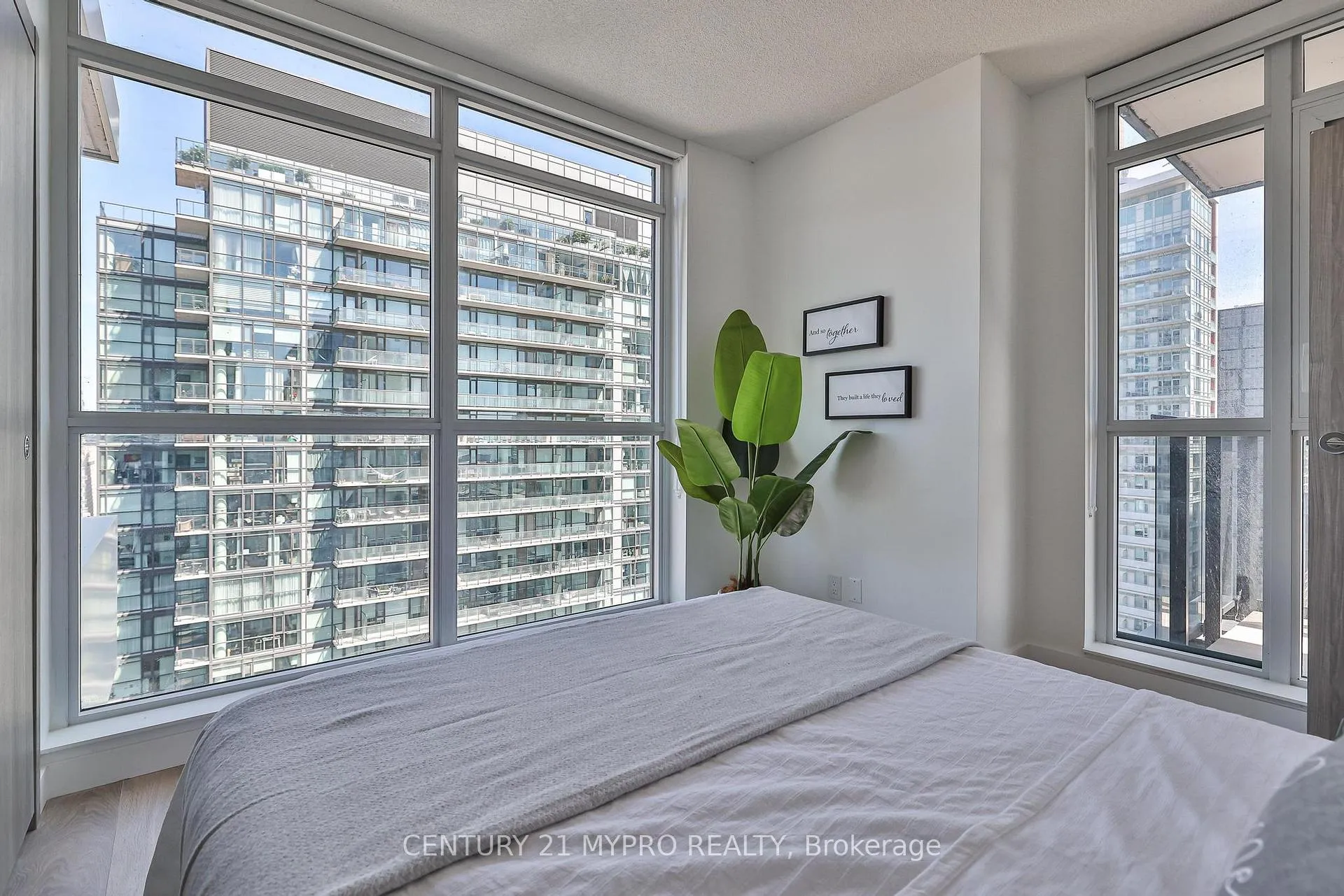 Photo 10 of Unit 4306, 38 Widmer Street, Toronto, Waterfront Communities — HOMEH
