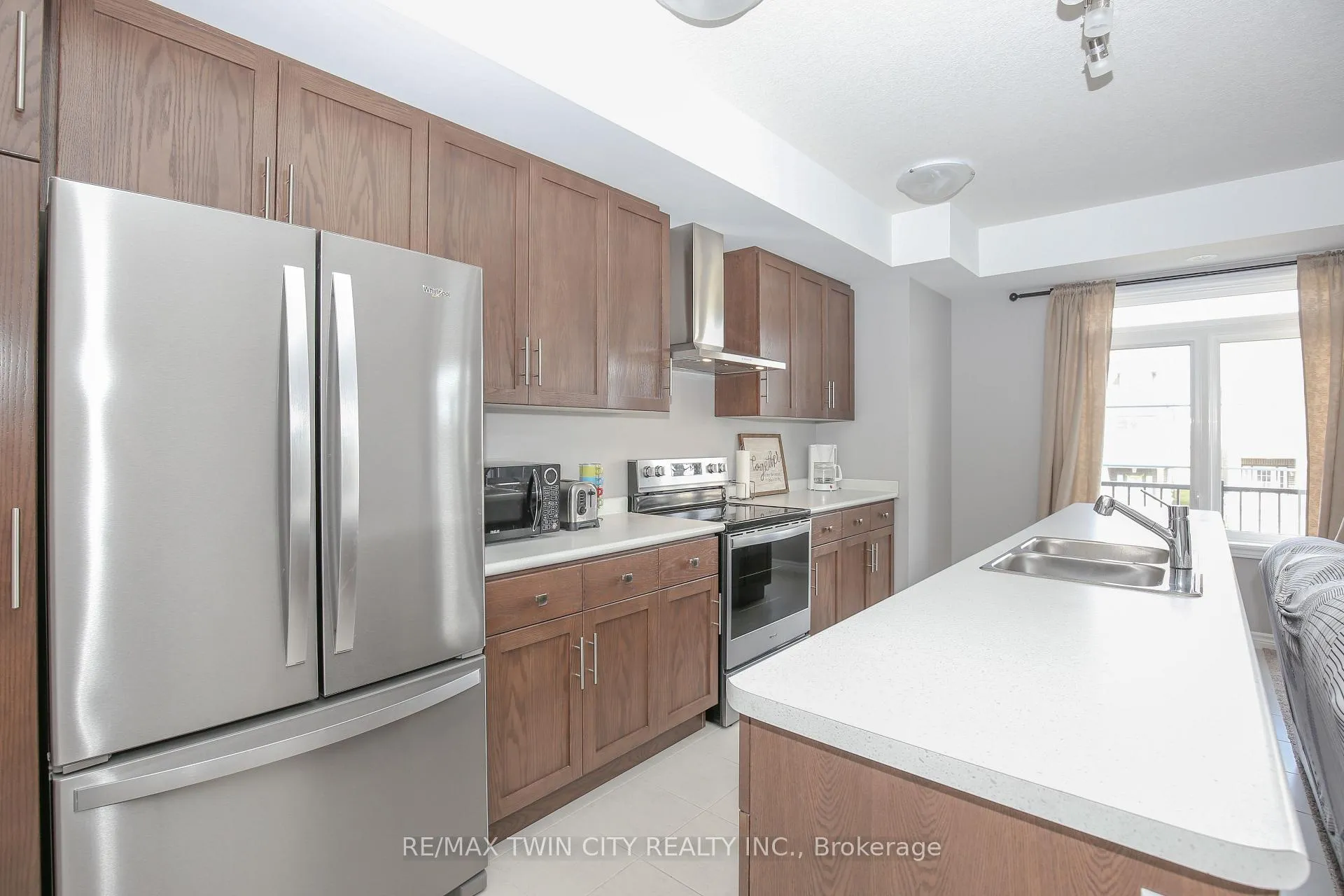 Photo 5 of 7 Lomond Lane, Kitchener — HOMEH