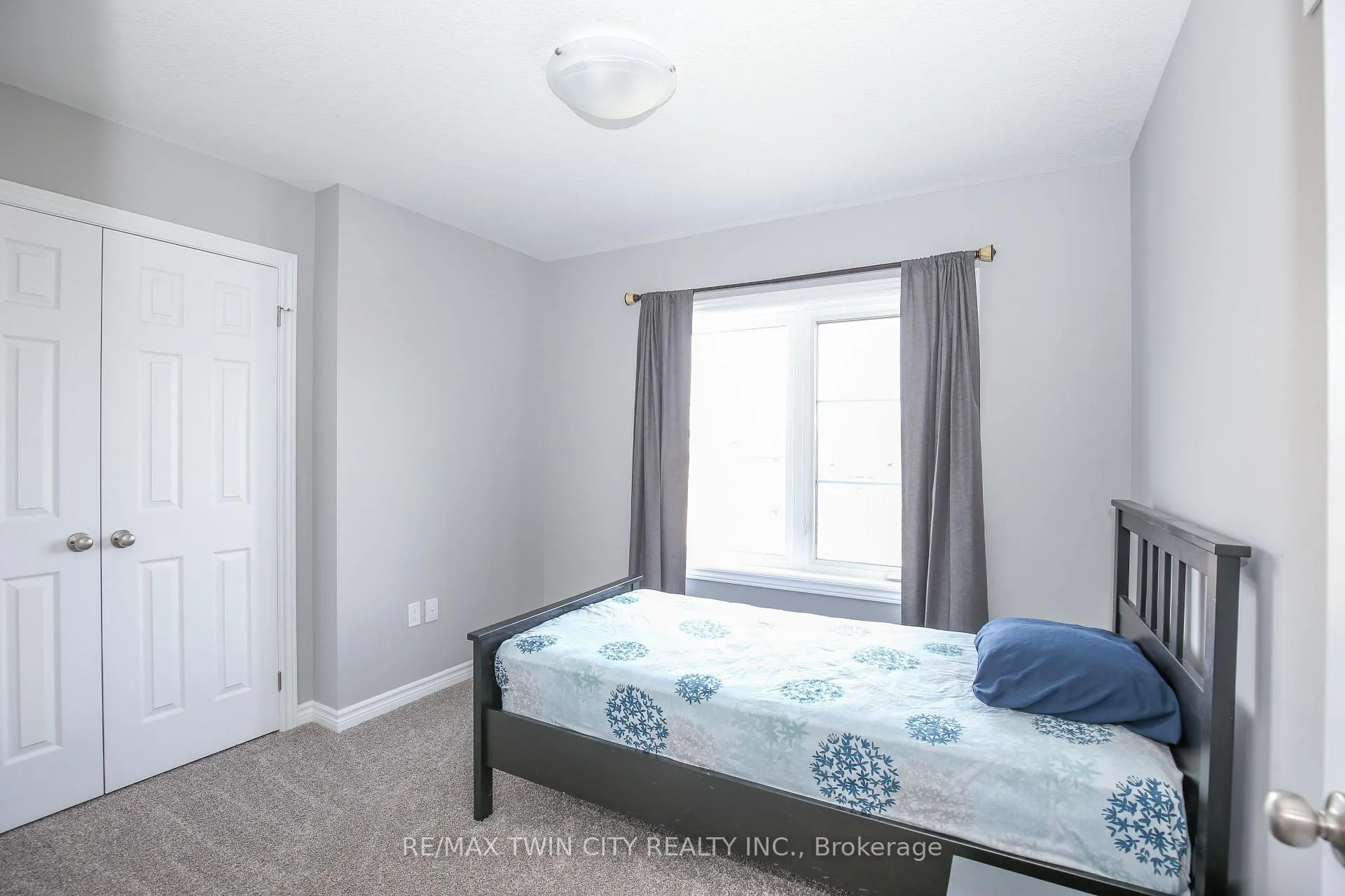 Photo 11 of 7 Lomond Lane, Kitchener — HOMEH