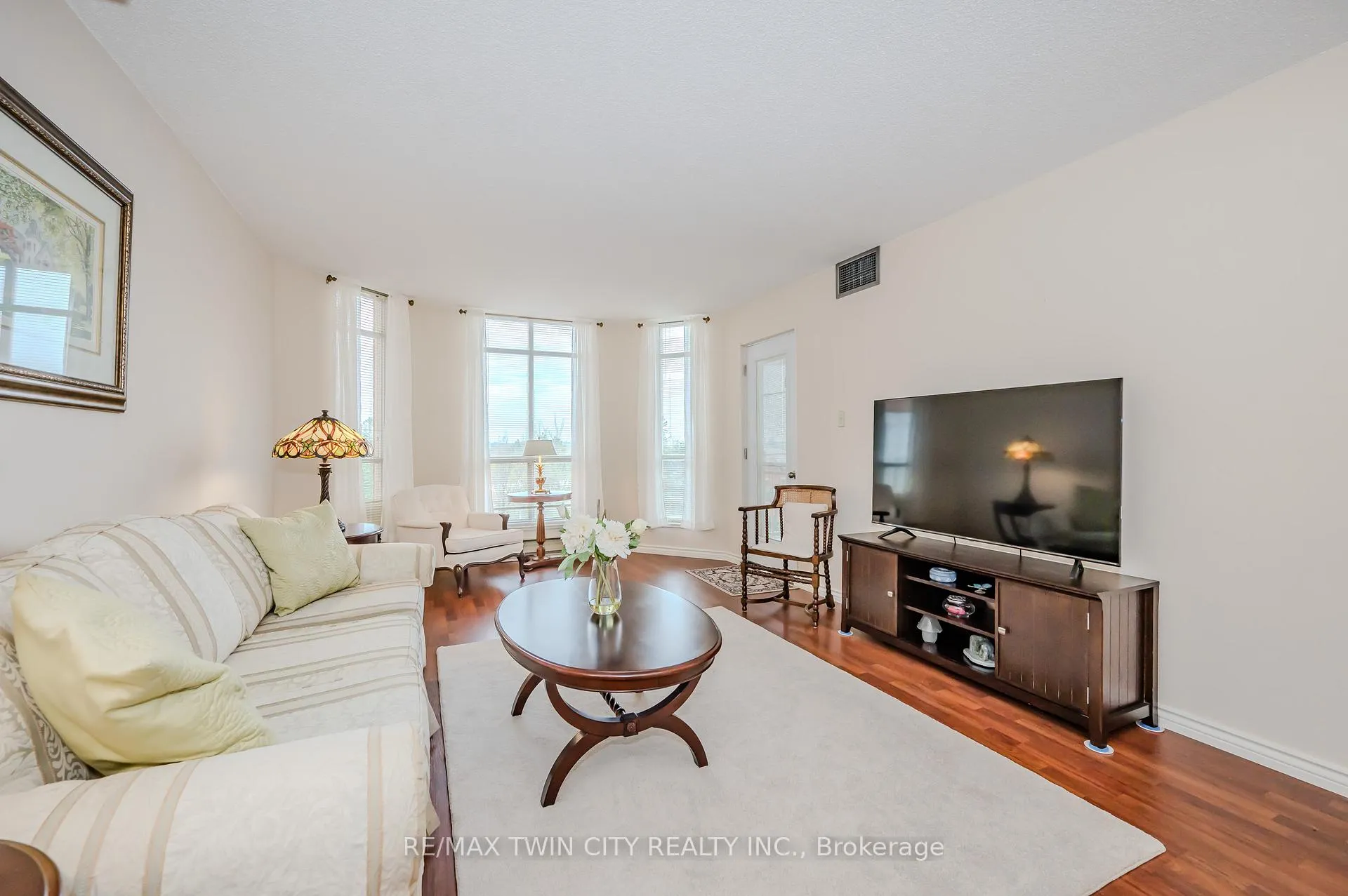 Photo 4 of Unit 409, 1414 King Street E, Kitchener — HOMEH