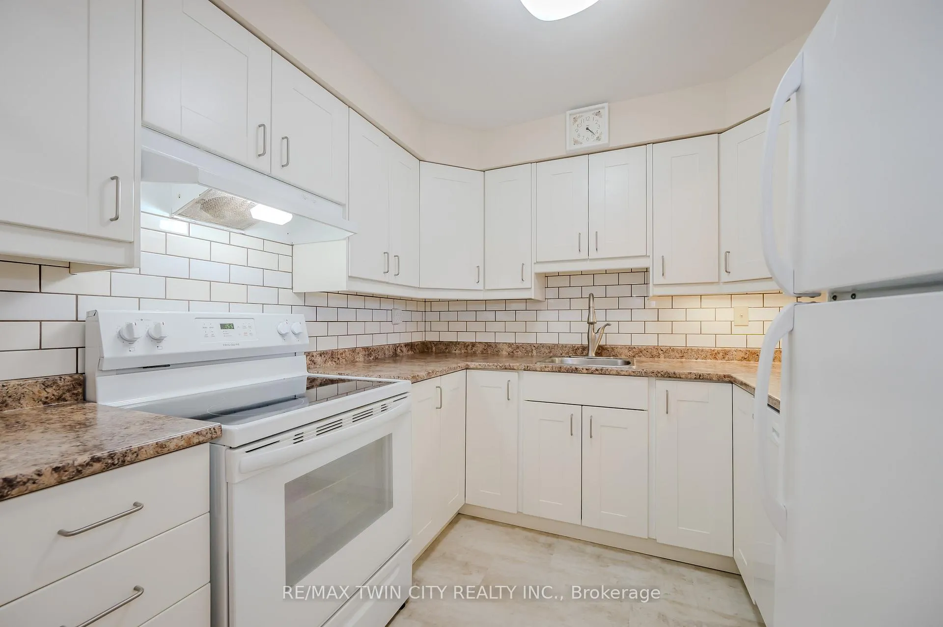 Photo 5 of Unit 409, 1414 King Street E, Kitchener — HOMEH