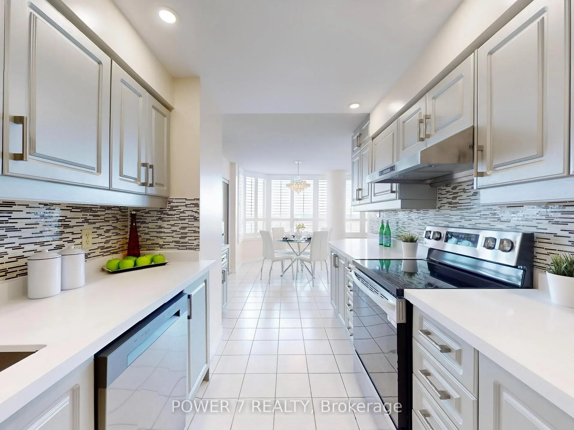 Photo 12 of Unit 1603, 7 Townsgate Drive, Vaughan, Crestwood-Springfarm-Yorkhill — HOMEH