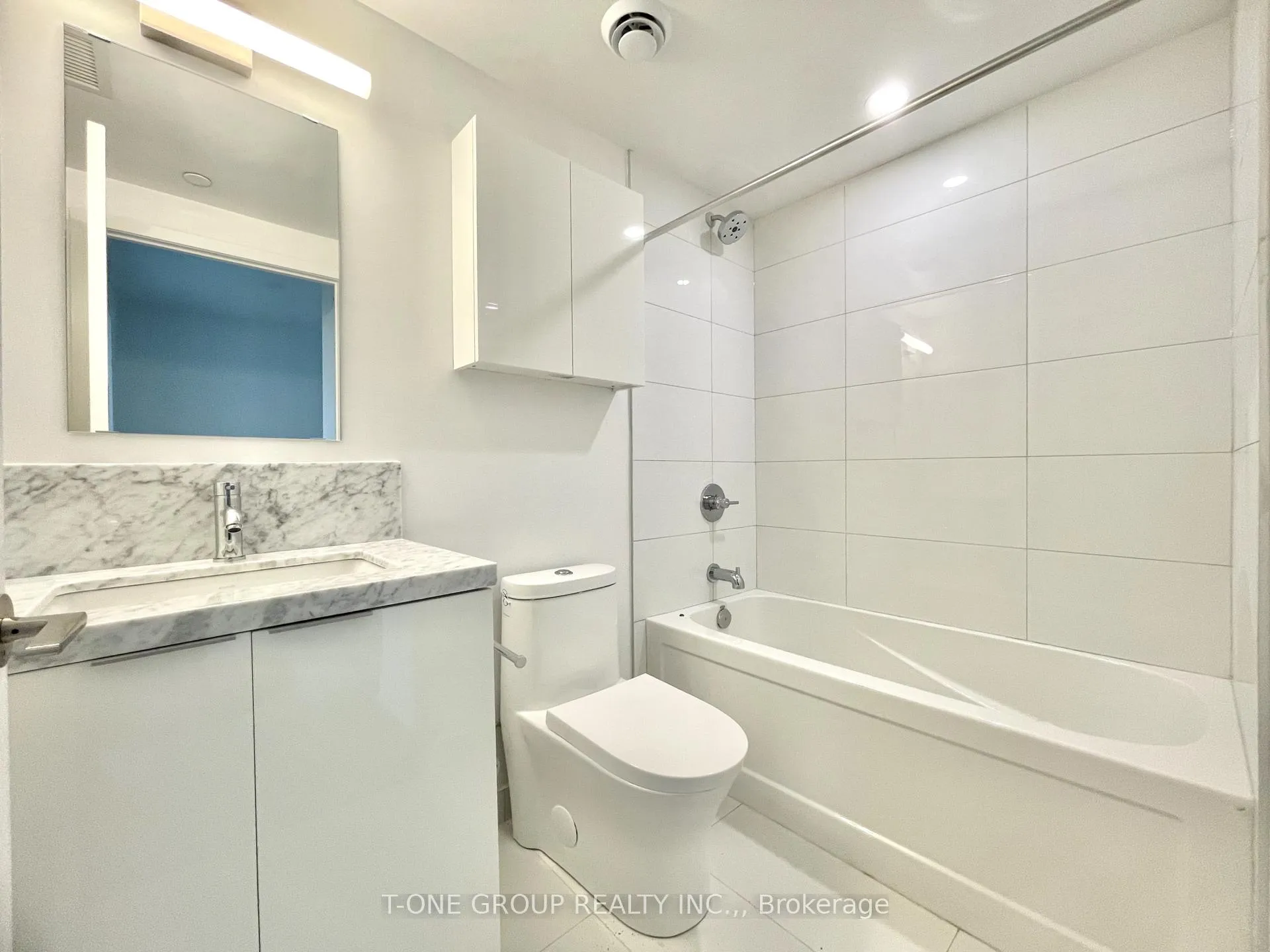 Photo 6 of Unit 830, 230 Simcoe Street, Toronto, Kensington-Chinatown — HOMEH