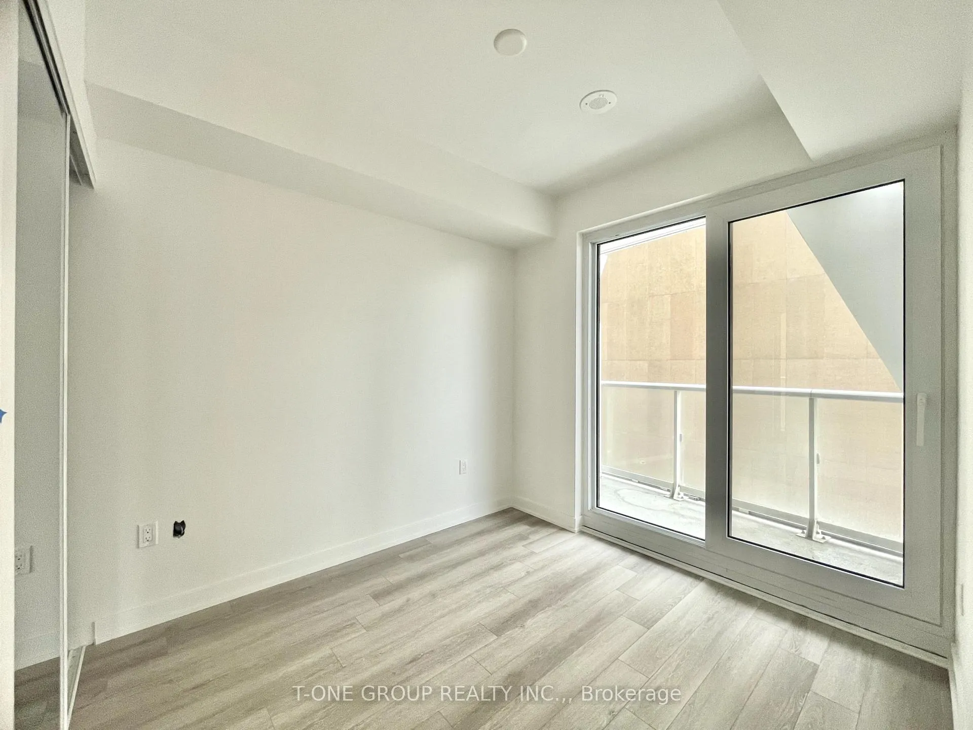 Photo 7 of Unit 830, 230 Simcoe Street, Toronto, Kensington-Chinatown — HOMEH