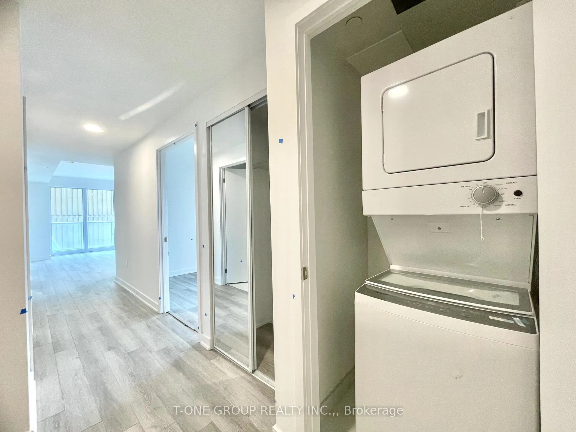 Photo 10 of Unit 830, 230 Simcoe Street, Toronto, Kensington-Chinatown — HOMEH