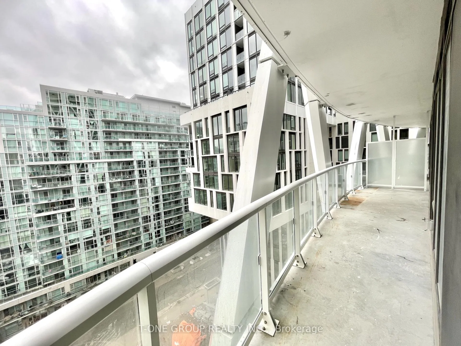 Photo 11 of Unit 830, 230 Simcoe Street, Toronto, Kensington-Chinatown — HOMEH