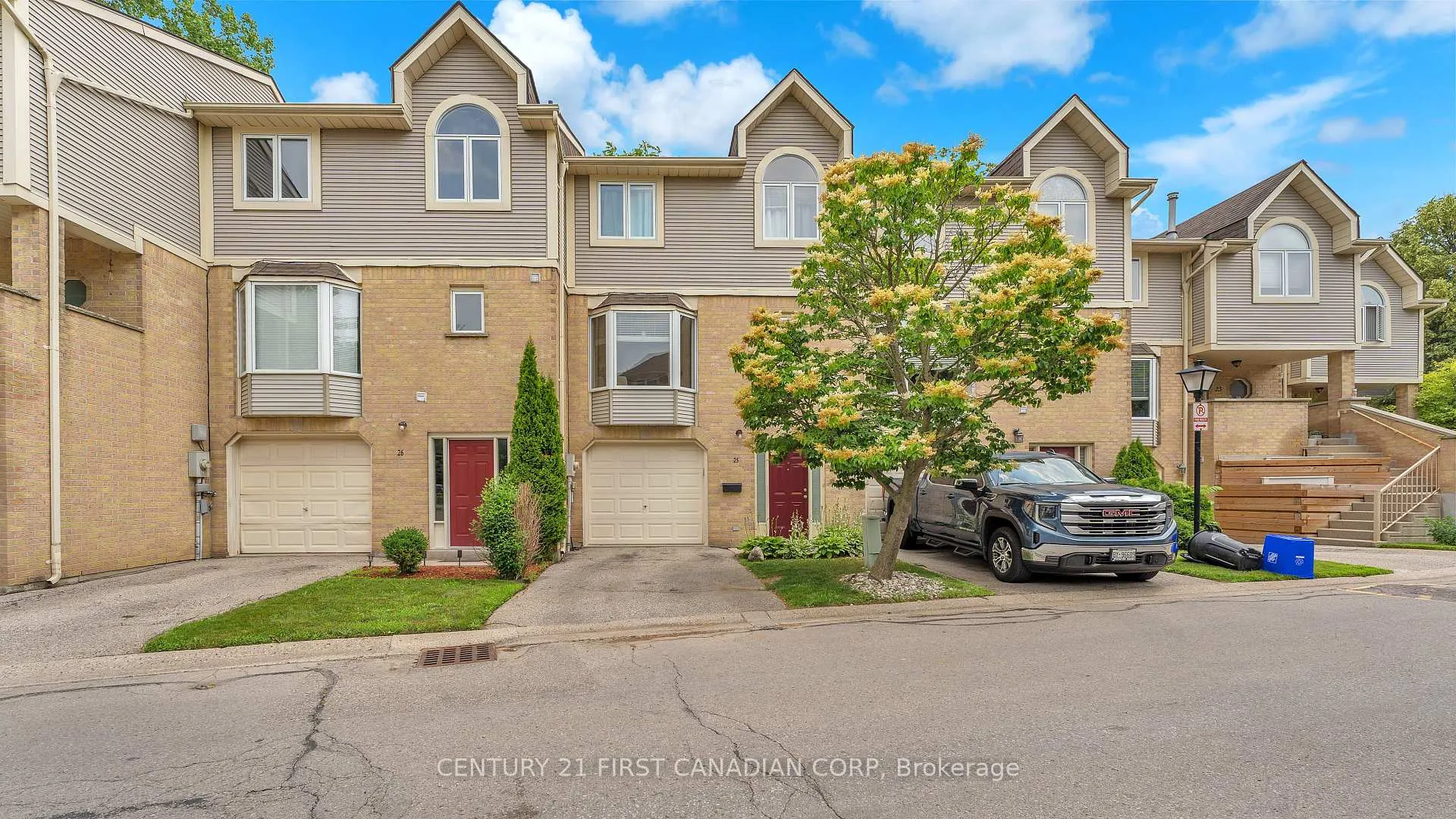 Front of Unit 25, 9 Ailsa Place