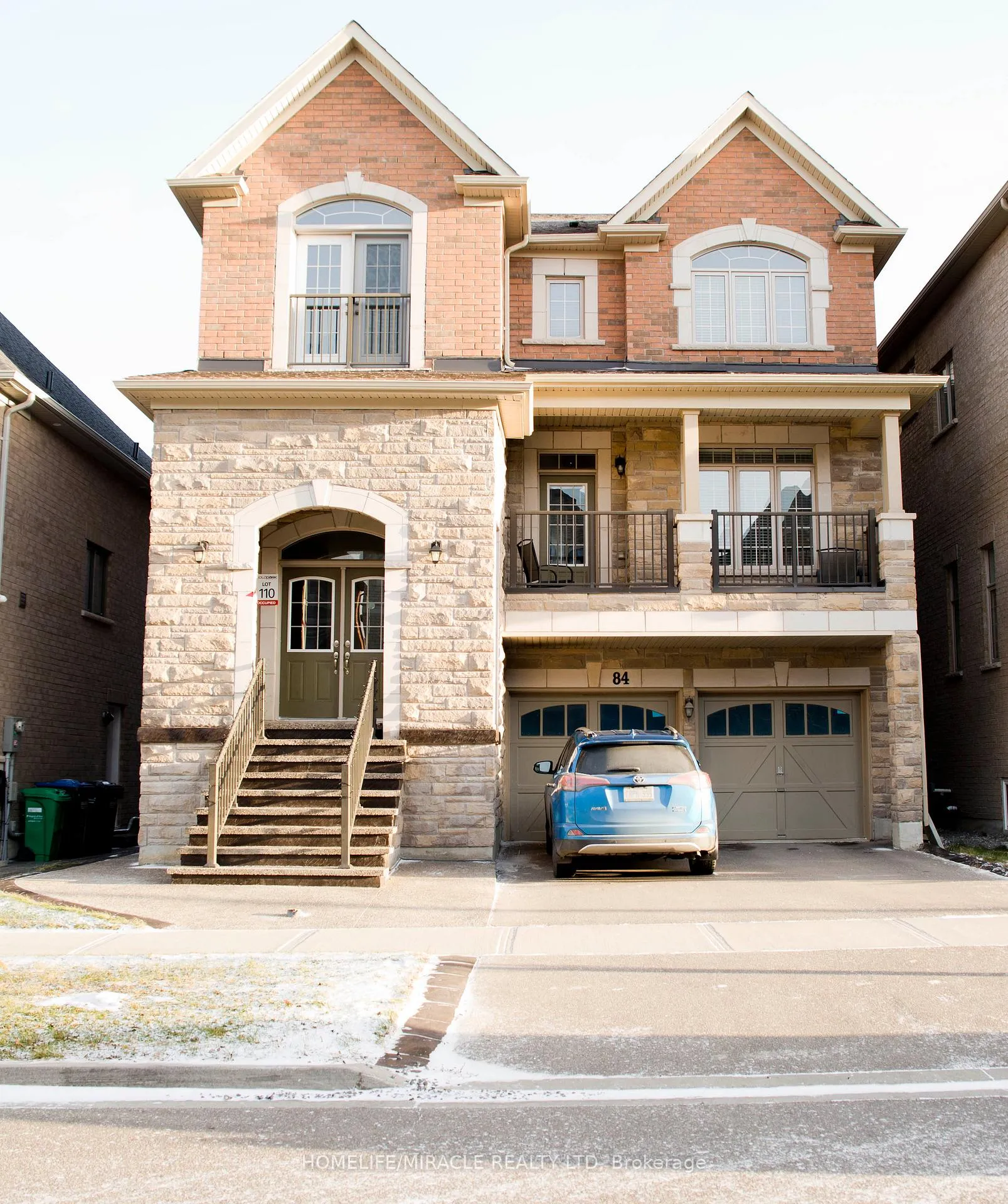 Front of 84 Roulette Crescent