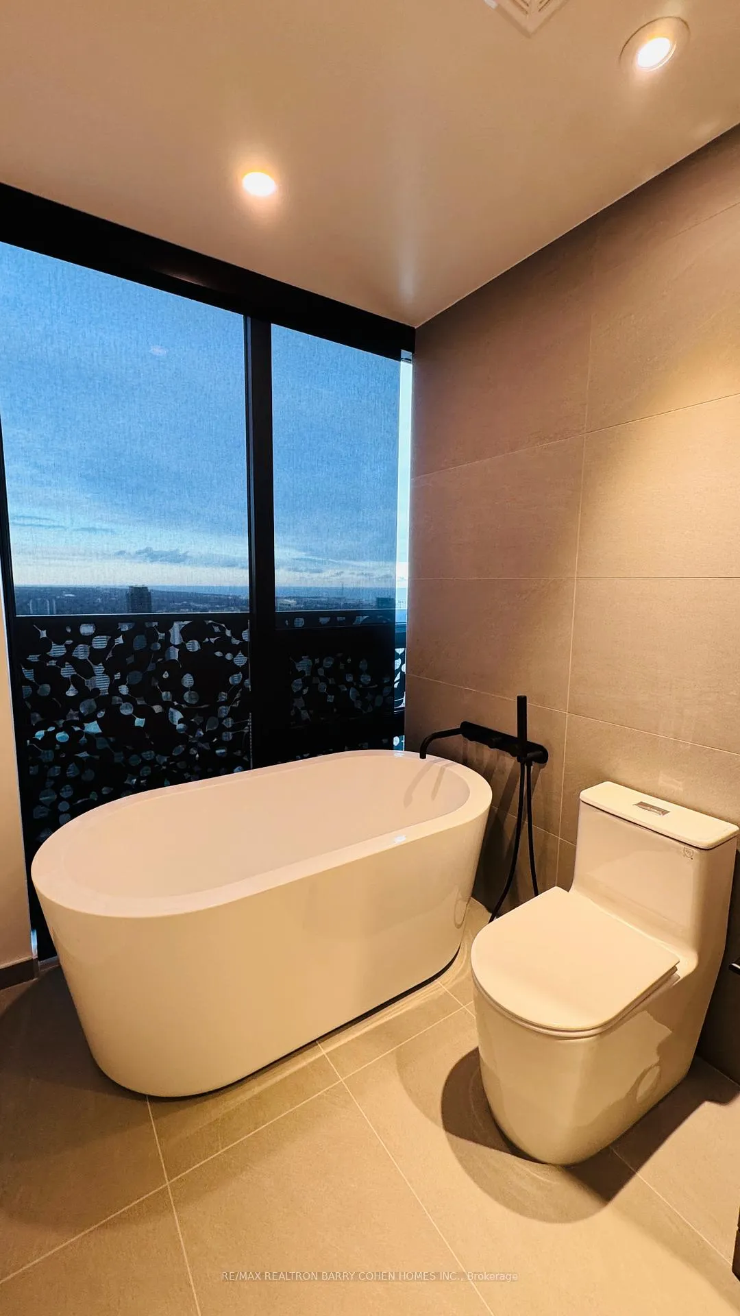 Photo 7 of Unit 4402, 55 Charles Street E, Toronto, Church-Yonge Corridor — HOMEH