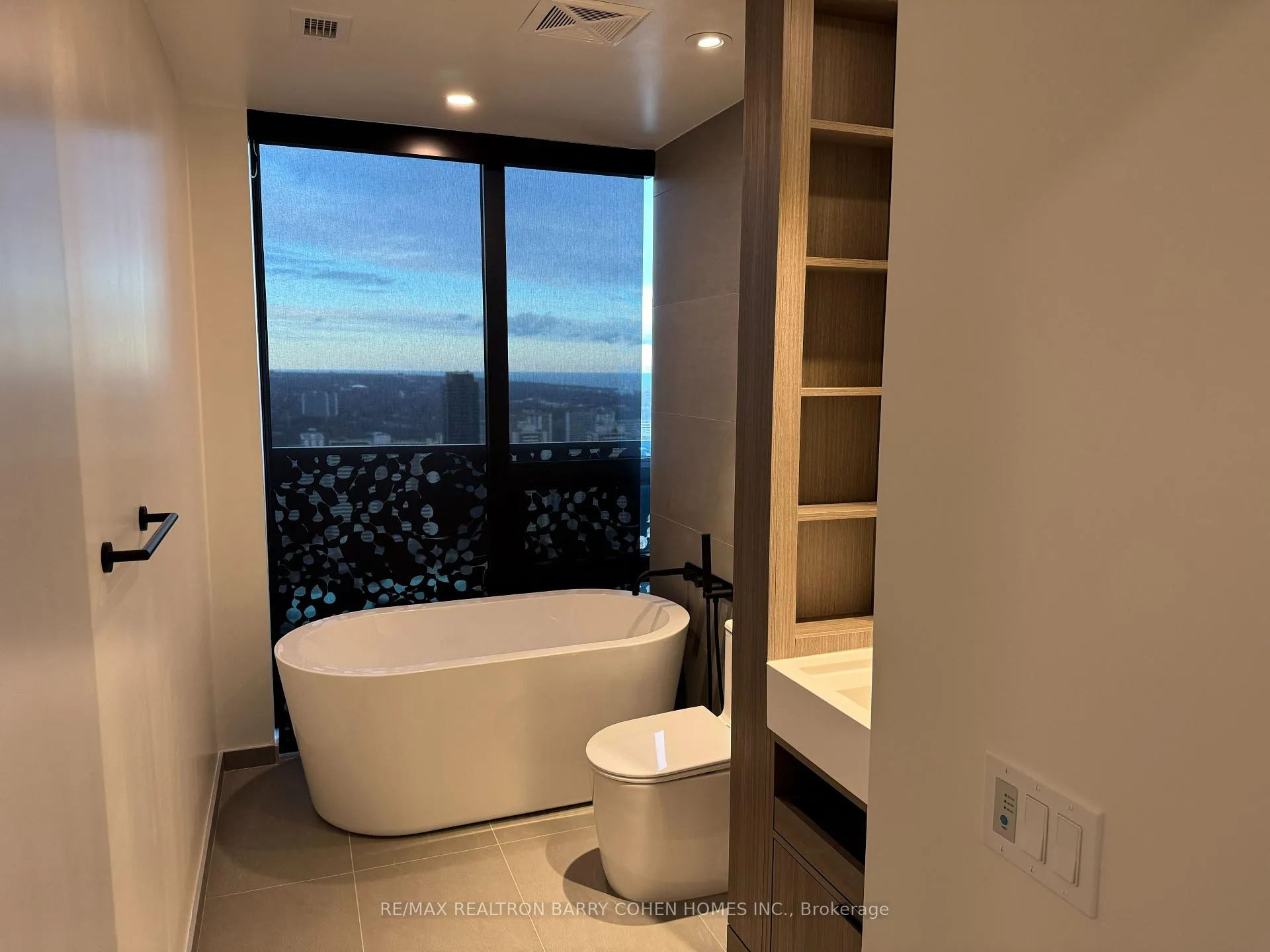 Photo 10 of Unit 4402, 55 Charles Street E, Toronto, Church-Yonge Corridor — HOMEH