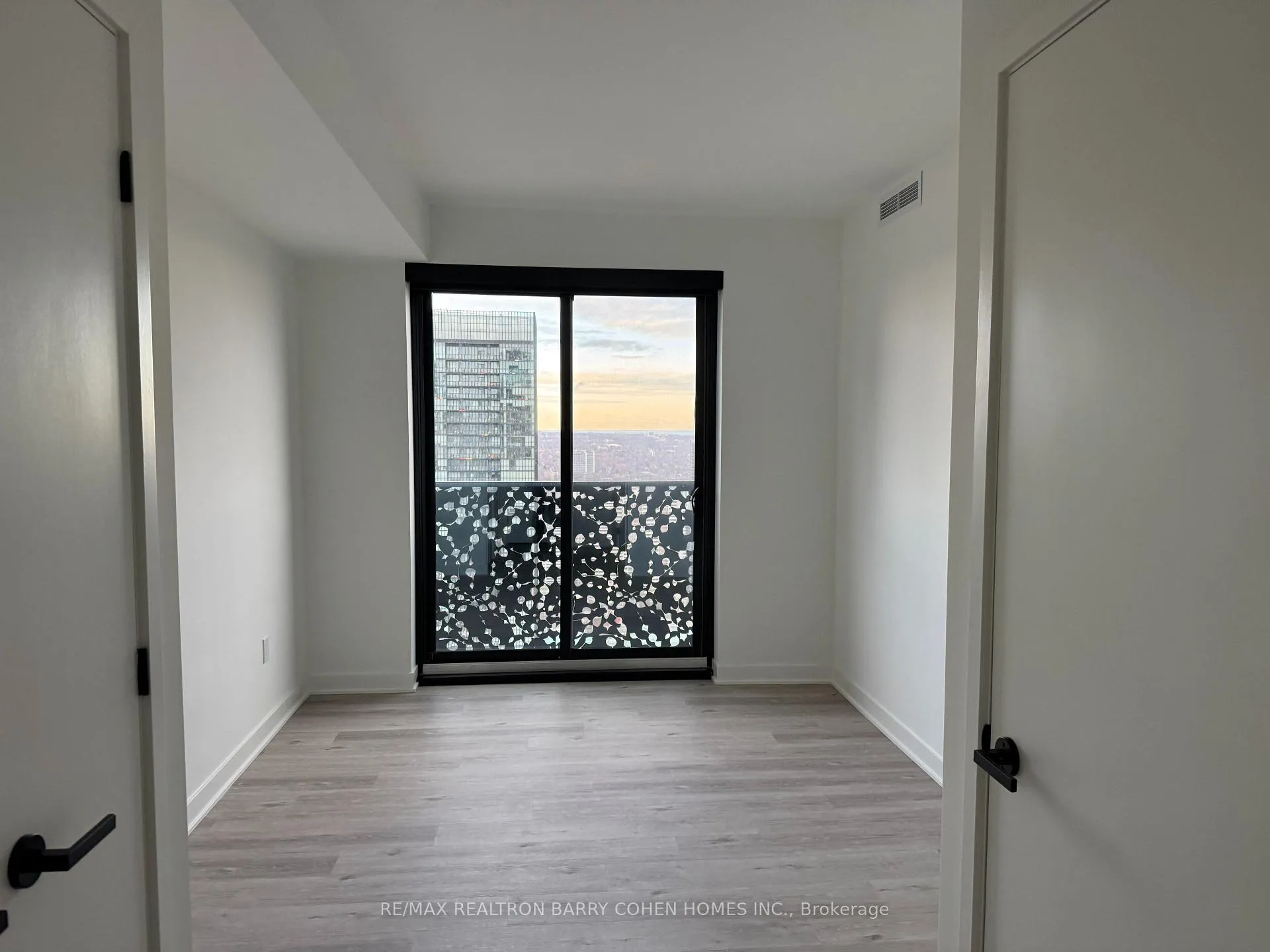 Photo 11 of Unit 4402, 55 Charles Street E, Toronto, Church-Yonge Corridor — HOMEH
