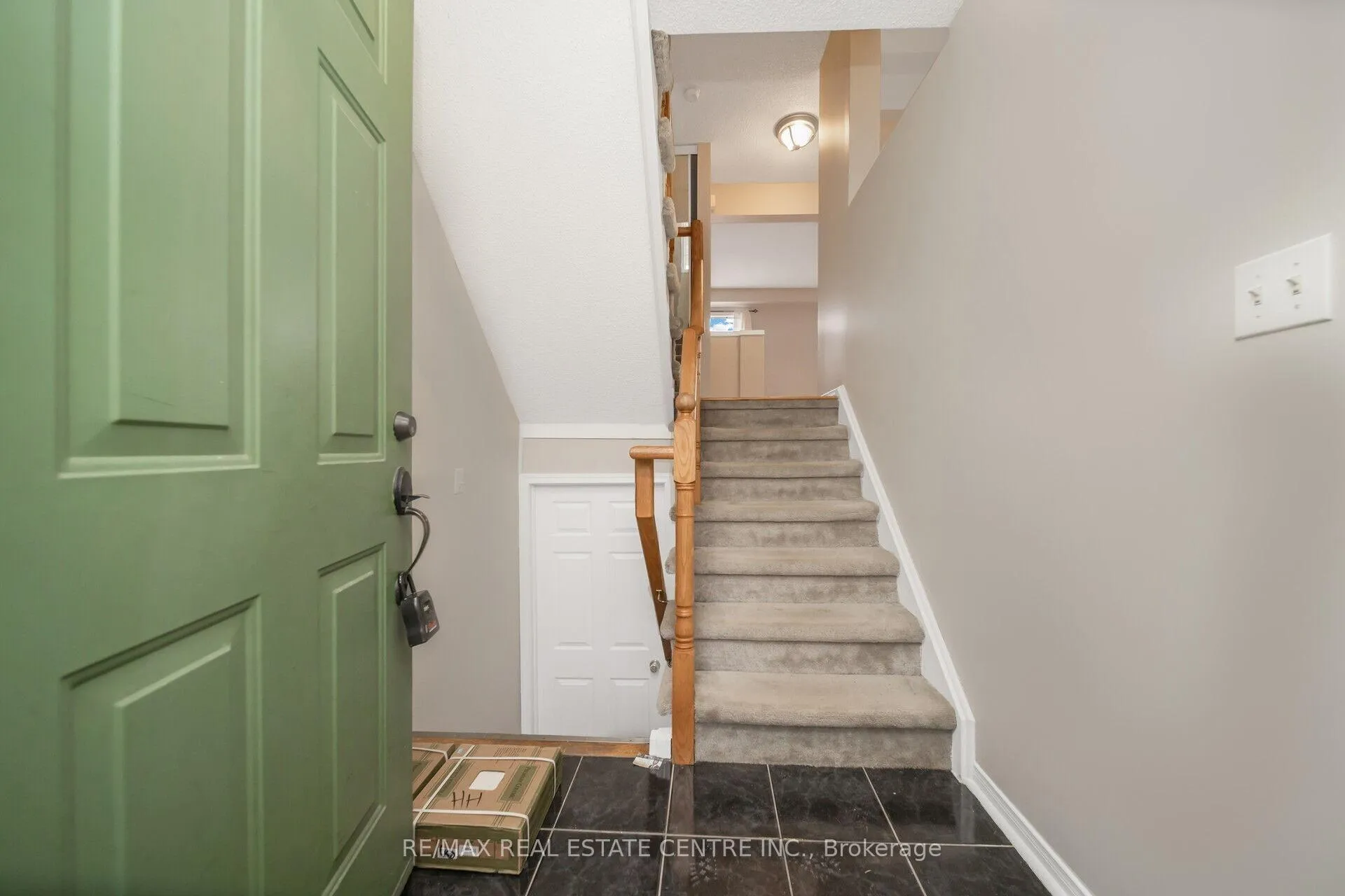 Photo 4 of Unit 64, 65 Brickyard Way, Brampton, Brampton North — HOMEH