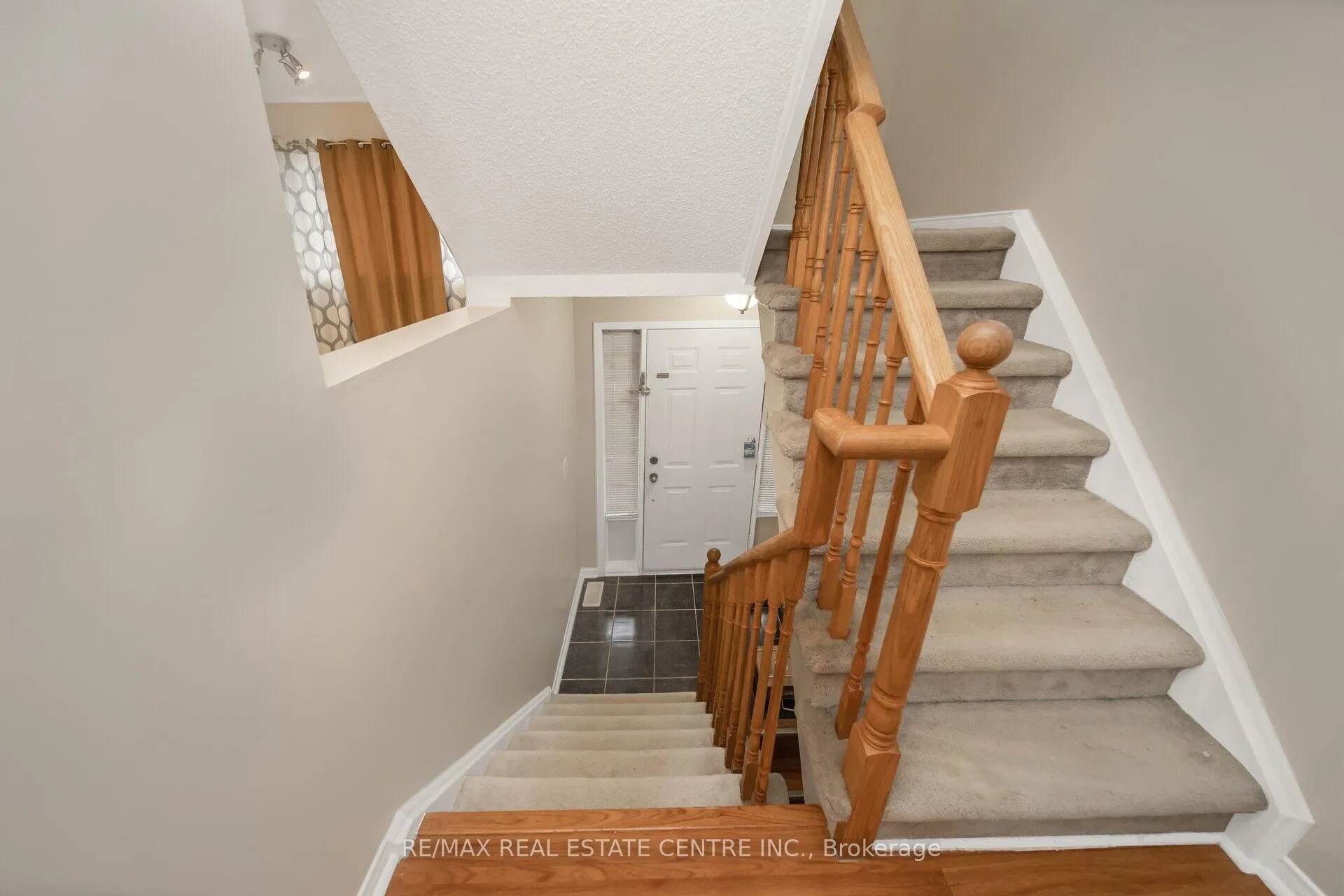 Photo 7 of Unit 64, 65 Brickyard Way, Brampton, Brampton North — HOMEH