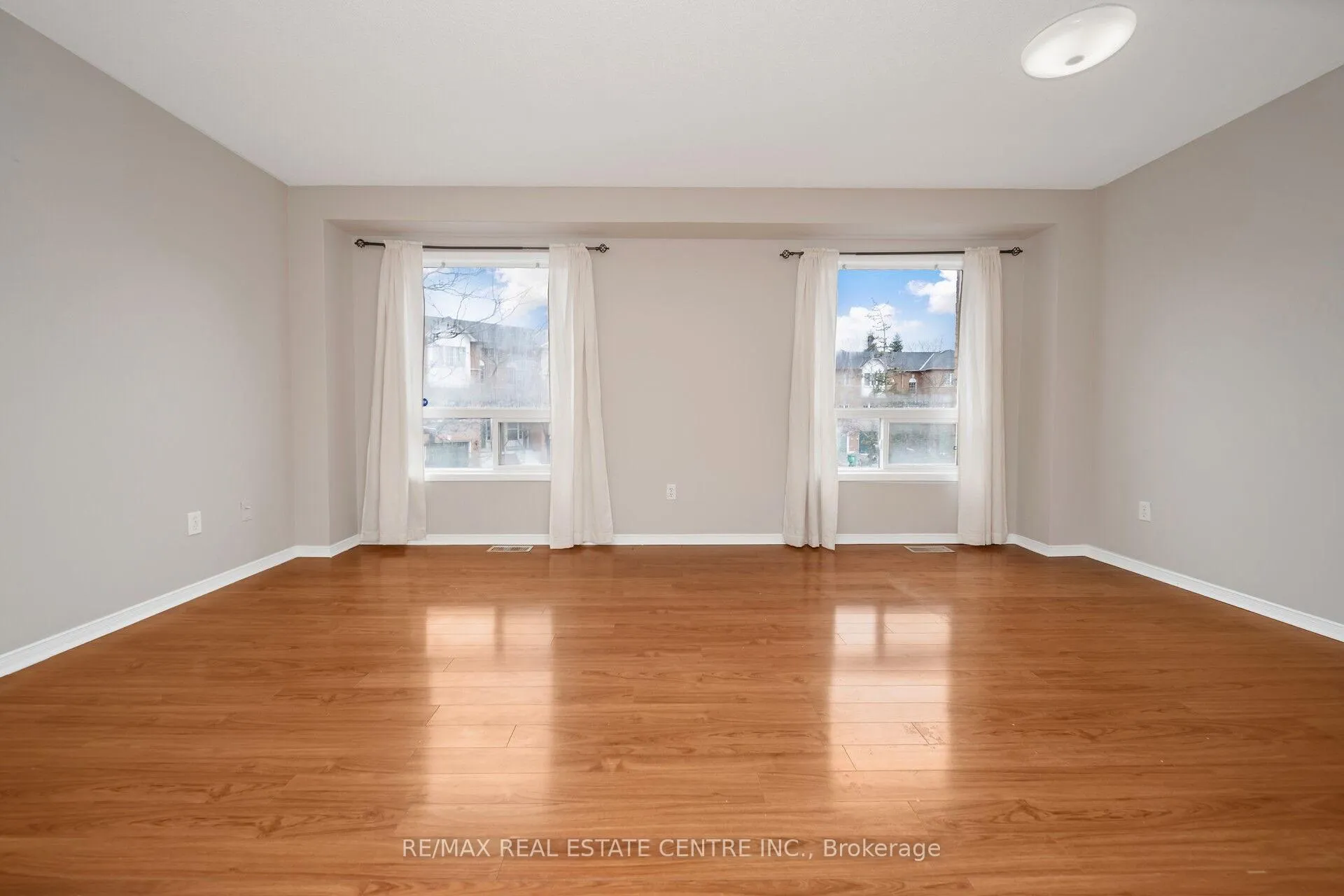 Photo 9 of Unit 64, 65 Brickyard Way, Brampton, Brampton North — HOMEH
