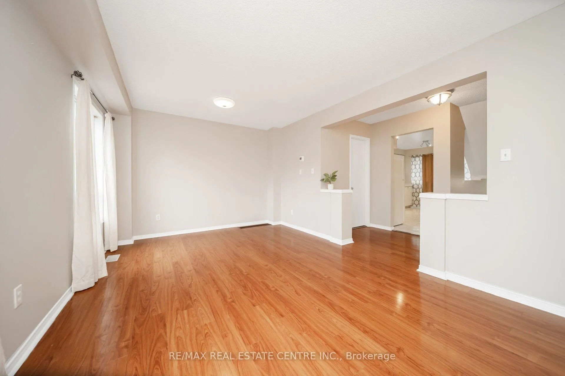 Photo 11 of Unit 64, 65 Brickyard Way, Brampton, Brampton North — HOMEH