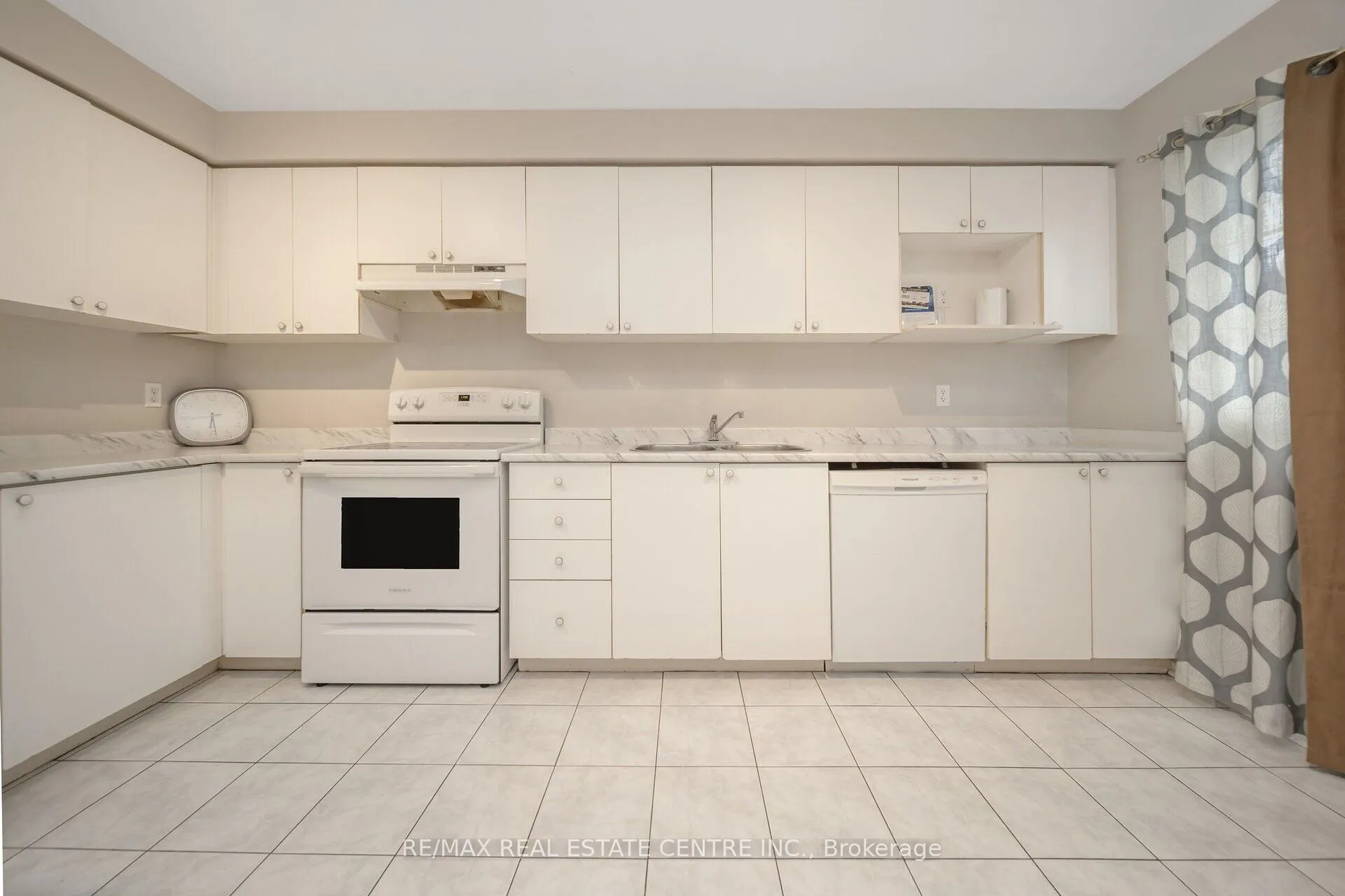 Photo 16 of Unit 64, 65 Brickyard Way, Brampton, Brampton North — HOMEH