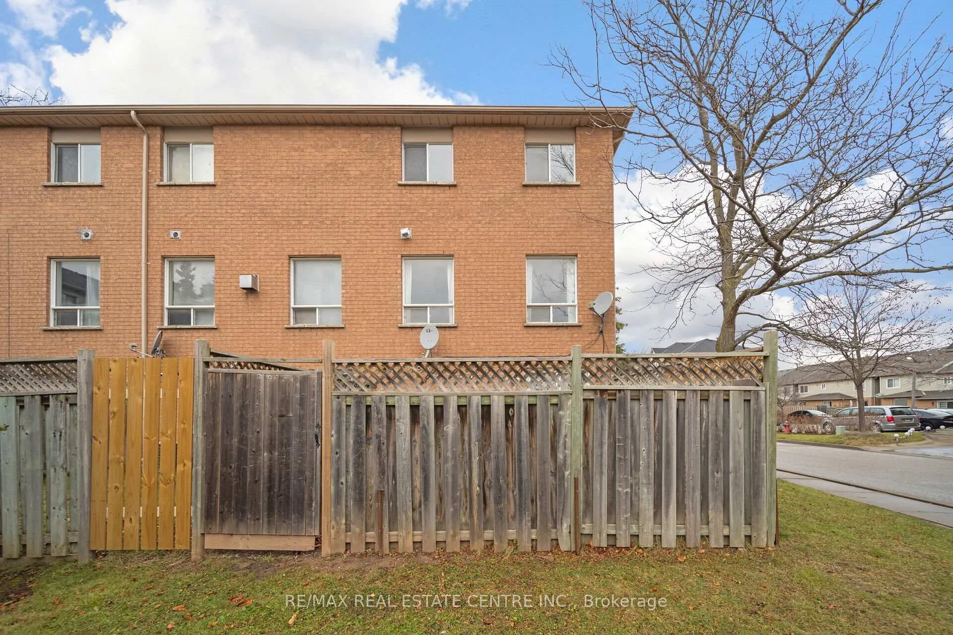 Photo 36 of Unit 64, 65 Brickyard Way, Brampton, Brampton North — HOMEH