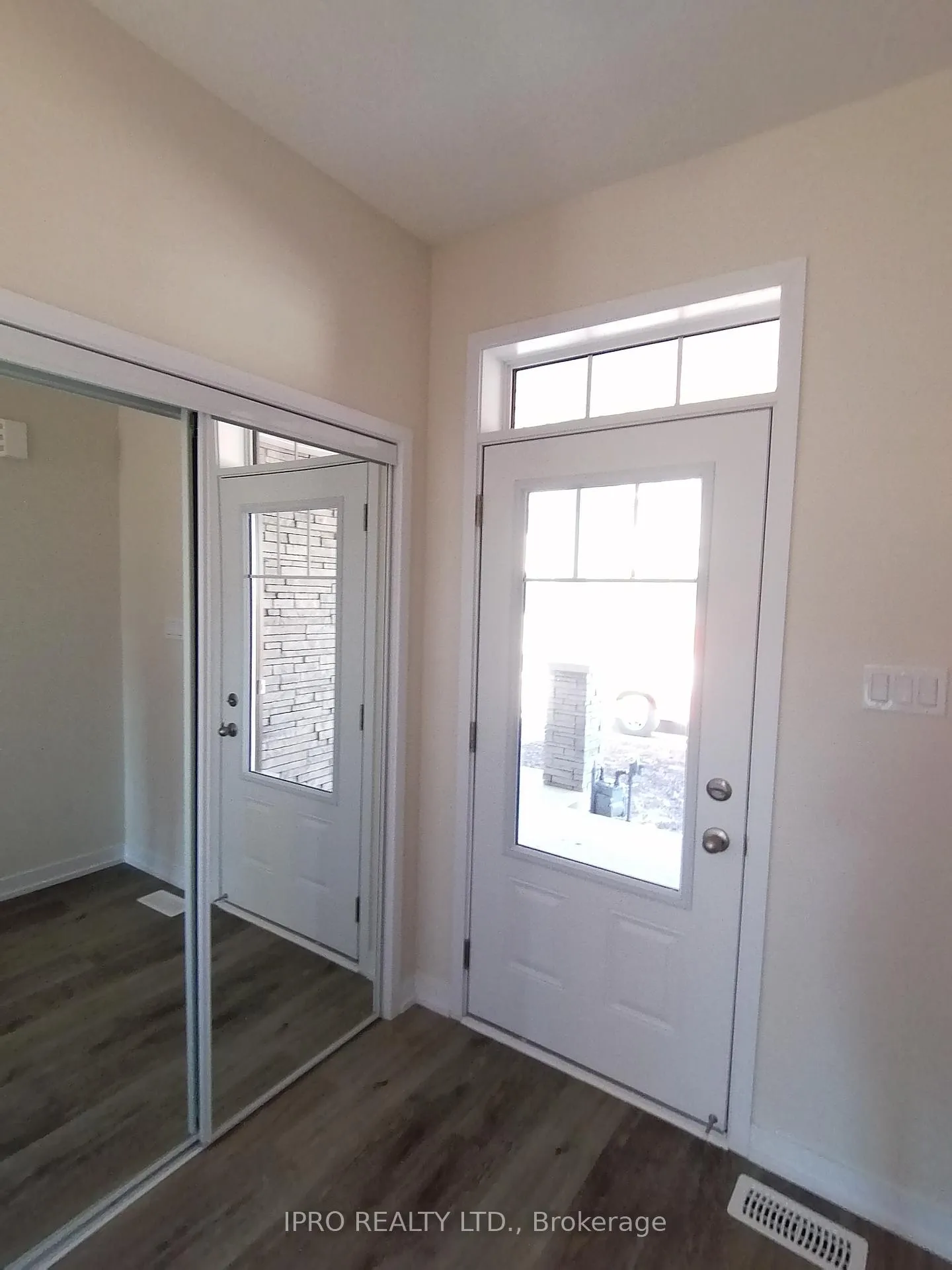 Photo 4 of Unit 19, 7789 Kalar Road, Niagara Falls, Brown — HOMEH