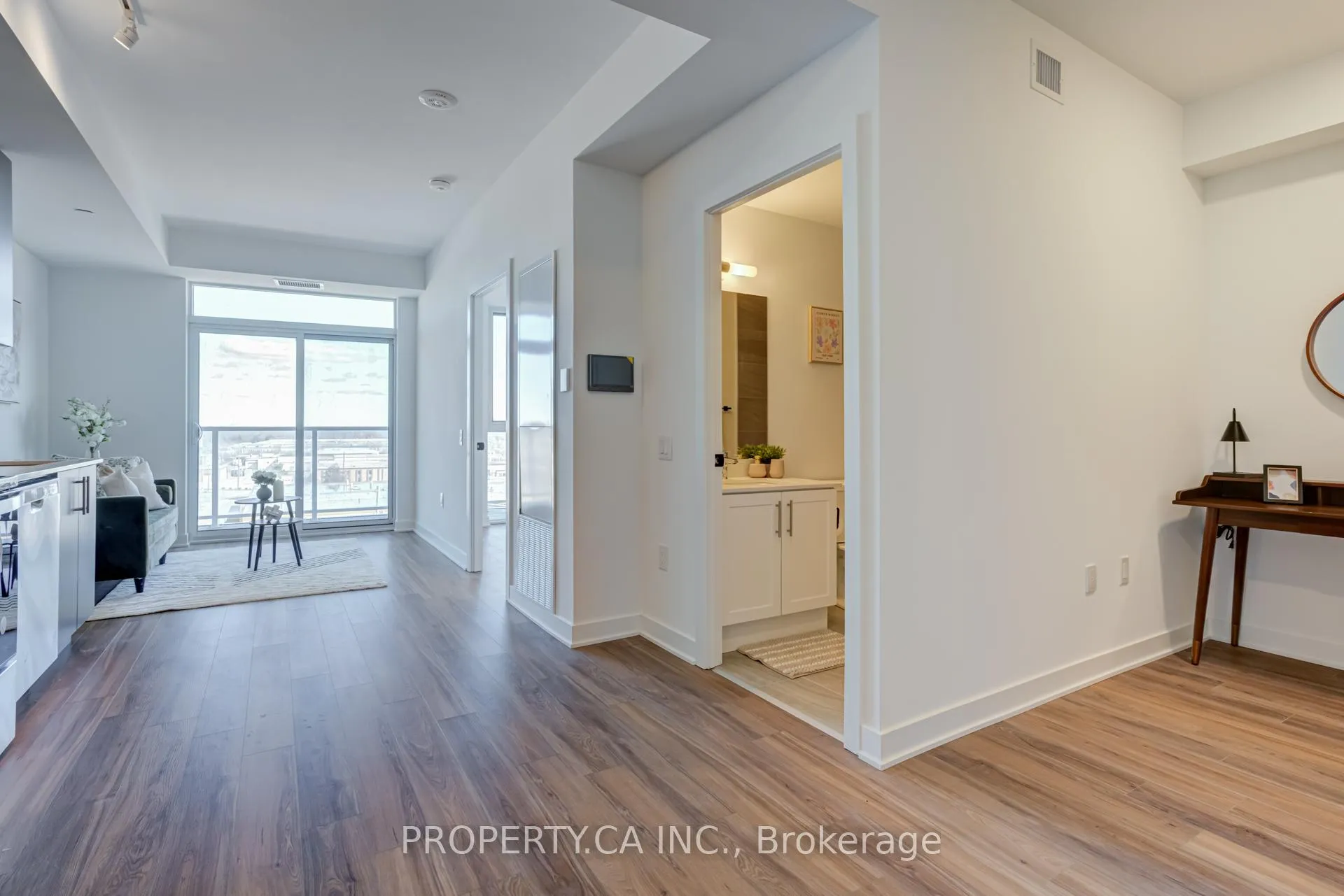 Photo 10 of Unit 613, 2782 Barton Street E, Hamilton, Riverdale — HOMEH