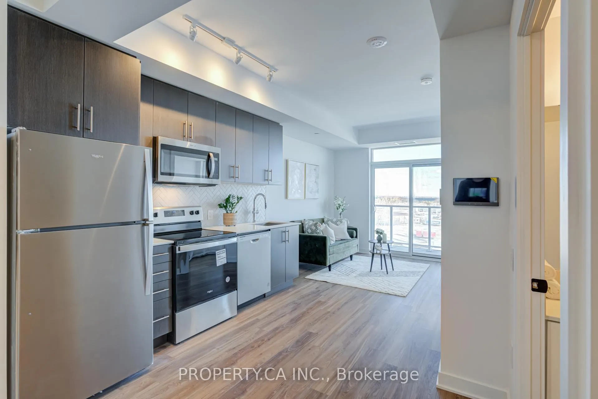 Photo 13 of Unit 613, 2782 Barton Street E, Hamilton, Riverdale — HOMEH