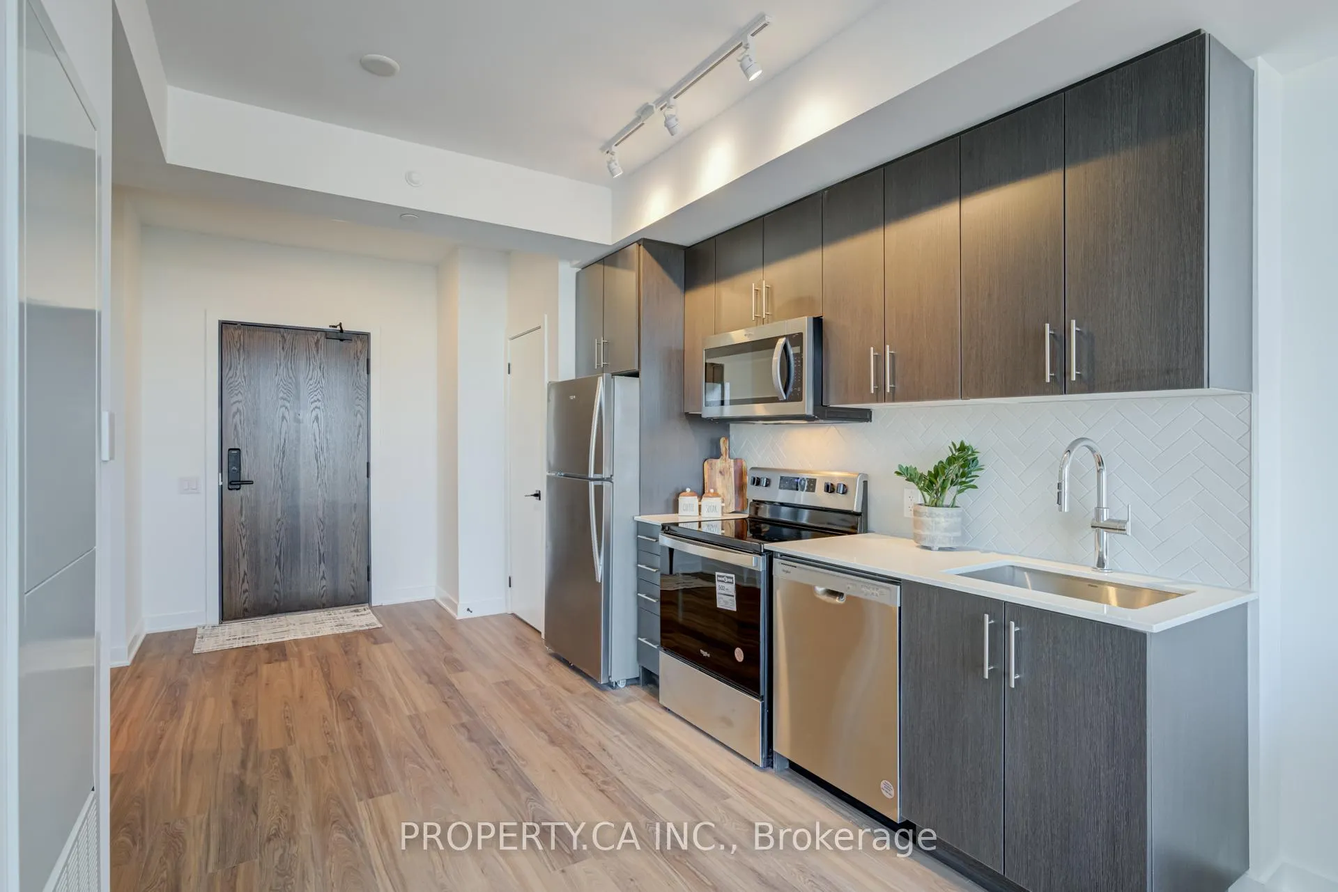Photo 14 of Unit 613, 2782 Barton Street E, Hamilton, Riverdale — HOMEH