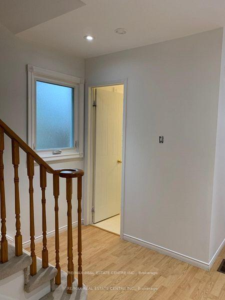 Photo 7 of 14 Lindsay Court, Barrie, 400 North — HOMEH