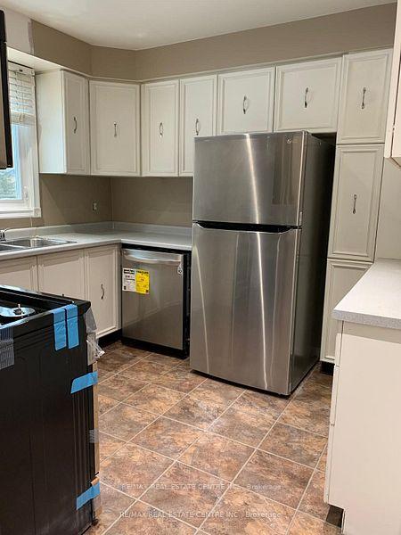 Photo 13 of 14 Lindsay Court, Barrie, 400 North — HOMEH