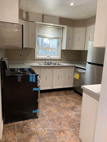Photo 14 of 14 Lindsay Court, Barrie, 400 North — HOMEH
