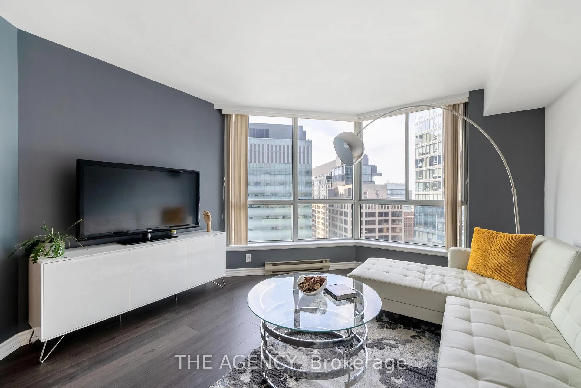 Photo 5 of Unit 3301, 38 Elm Street, Toronto, Bay Street Corridor — HOMEH