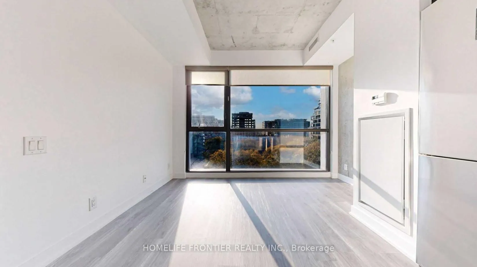 Photo 5 of Unit 825, 39 Brant Street, Toronto, Waterfront Communities — HOMEH