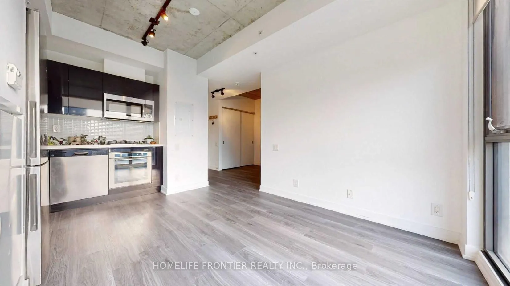 Photo 10 of Unit 825, 39 Brant Street, Toronto, Waterfront Communities — HOMEH