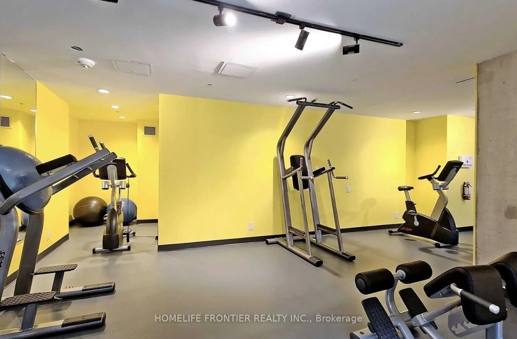 Photo 19 of Unit 825, 39 Brant Street, Toronto, Waterfront Communities — HOMEH
