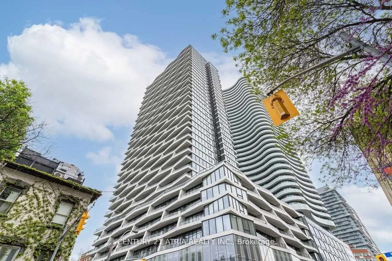 Front of Unit 615, 85 Wood Street
