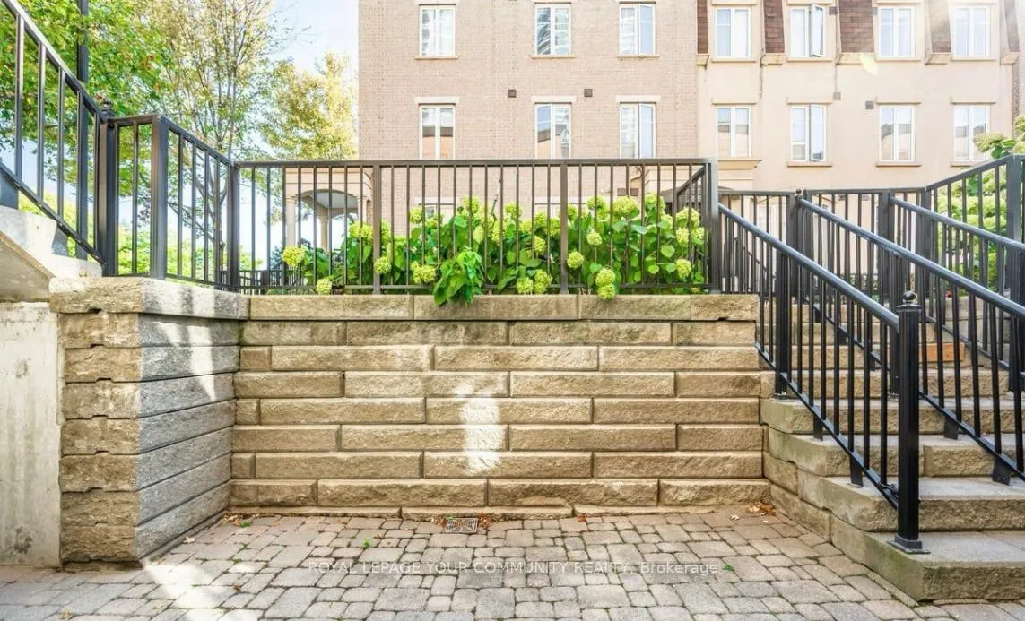 Photo 3 of Unit 805, 46 Western Battery Road E, Toronto, Niagara — HOMEH