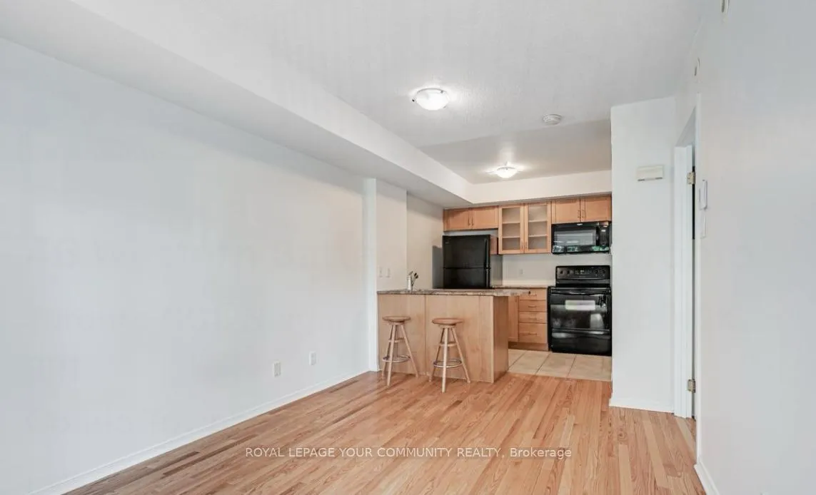 Photo 4 of Unit 805, 46 Western Battery Road E, Toronto, Niagara — HOMEH