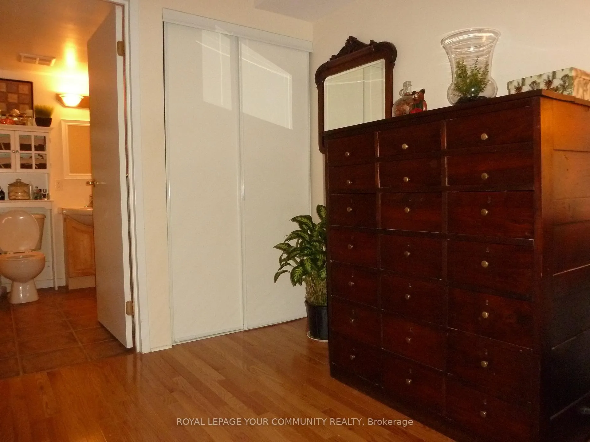 Photo 16 of Unit 805, 46 Western Battery Road E, Toronto, Niagara — HOMEH