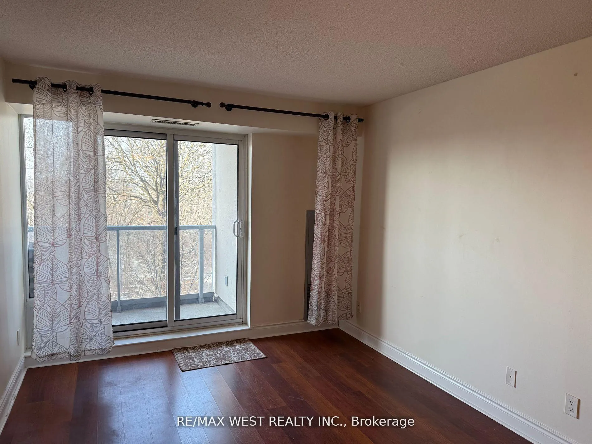 Photo 2 of Unit 408, 7 North Park Road, Vaughan, Beverley Glen — HOMEH