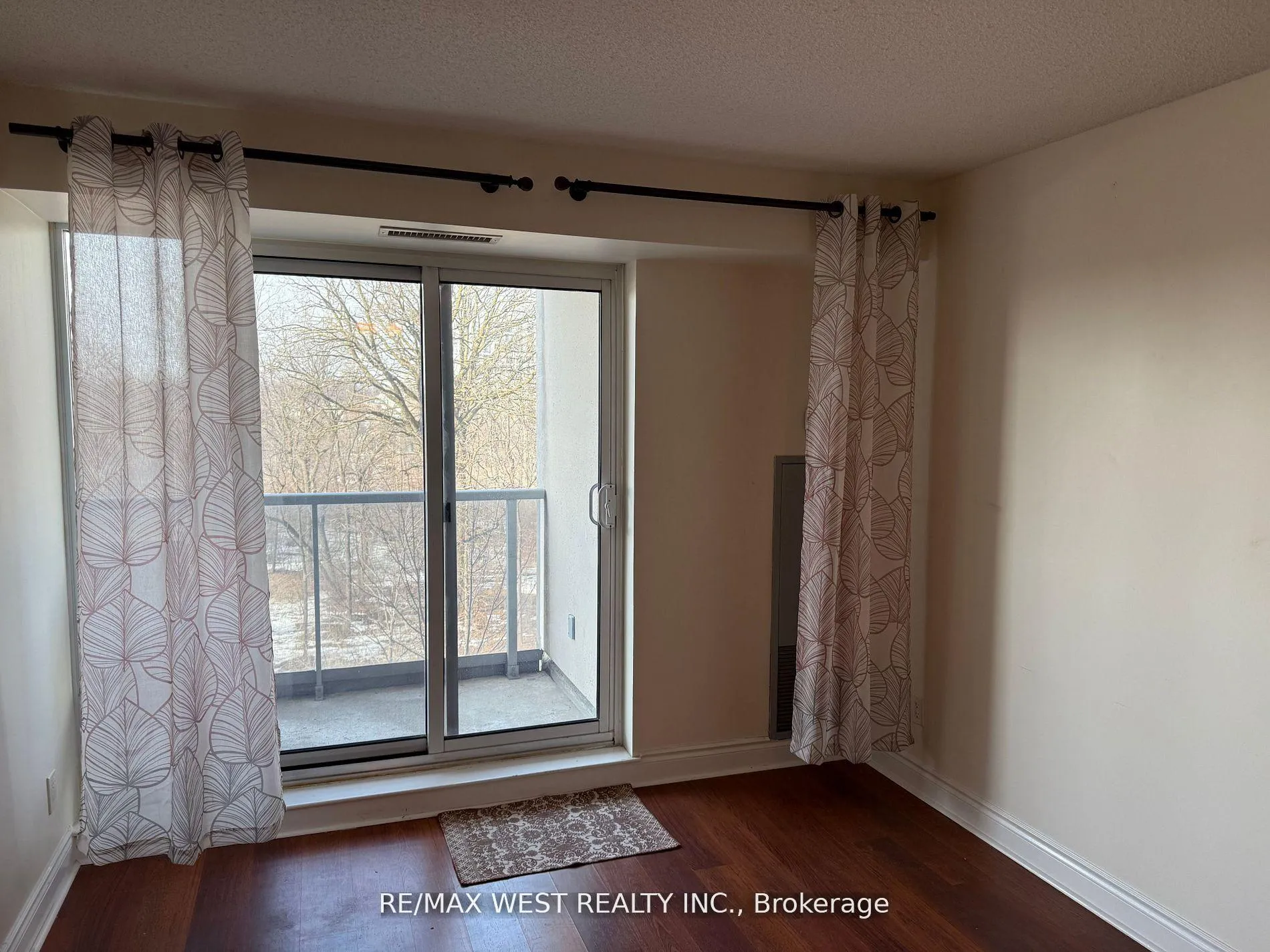 Photo 3 of Unit 408, 7 North Park Road, Vaughan, Beverley Glen — HOMEH